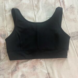 2 NIKE women sports bra